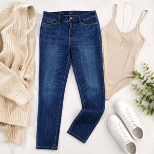 St. John’s Bay Skinny Leg Jeans Women’s 12 Blue Mid Rise Stretch Denim